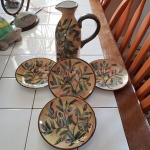 Olive oil dispenser with 4 bread plates